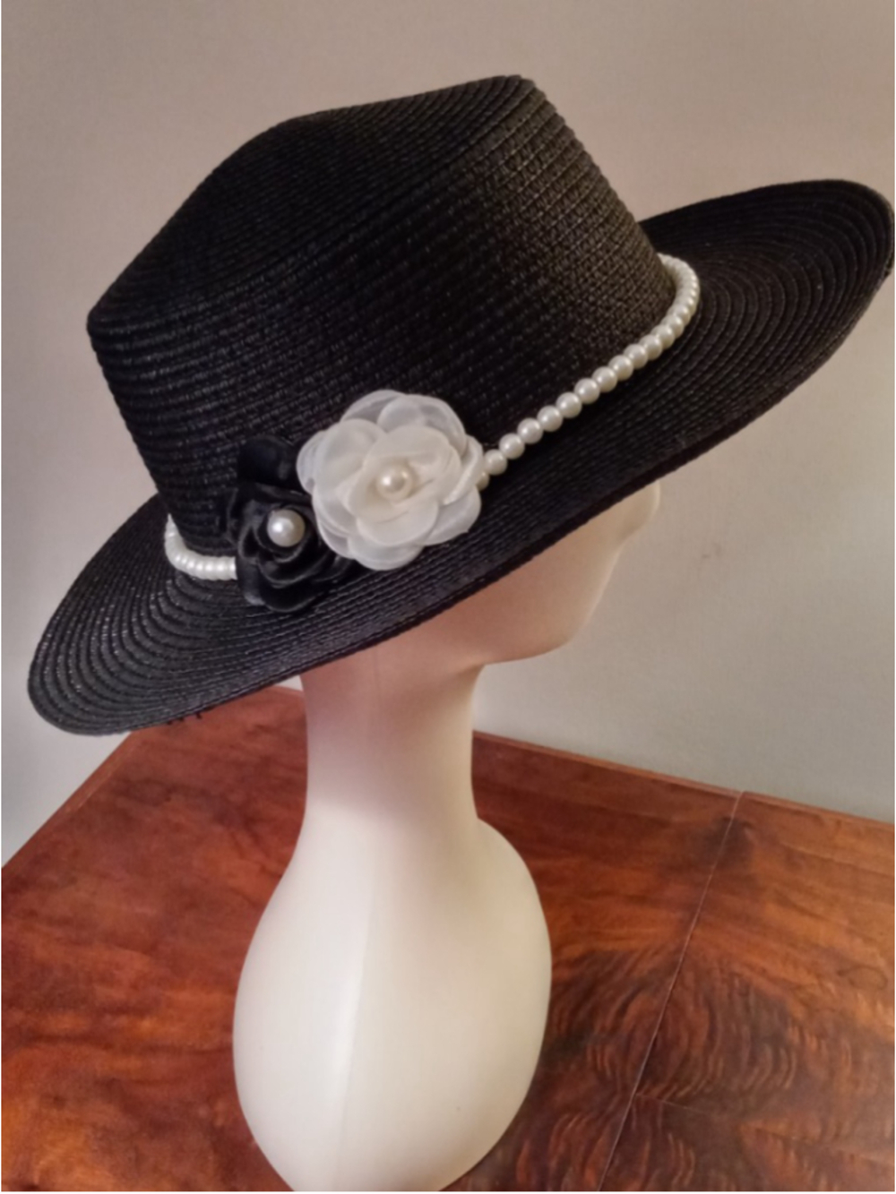 NWOT Black Woven Paper Straw Boater Hat With Satin Flower, Faux Pearl Trim